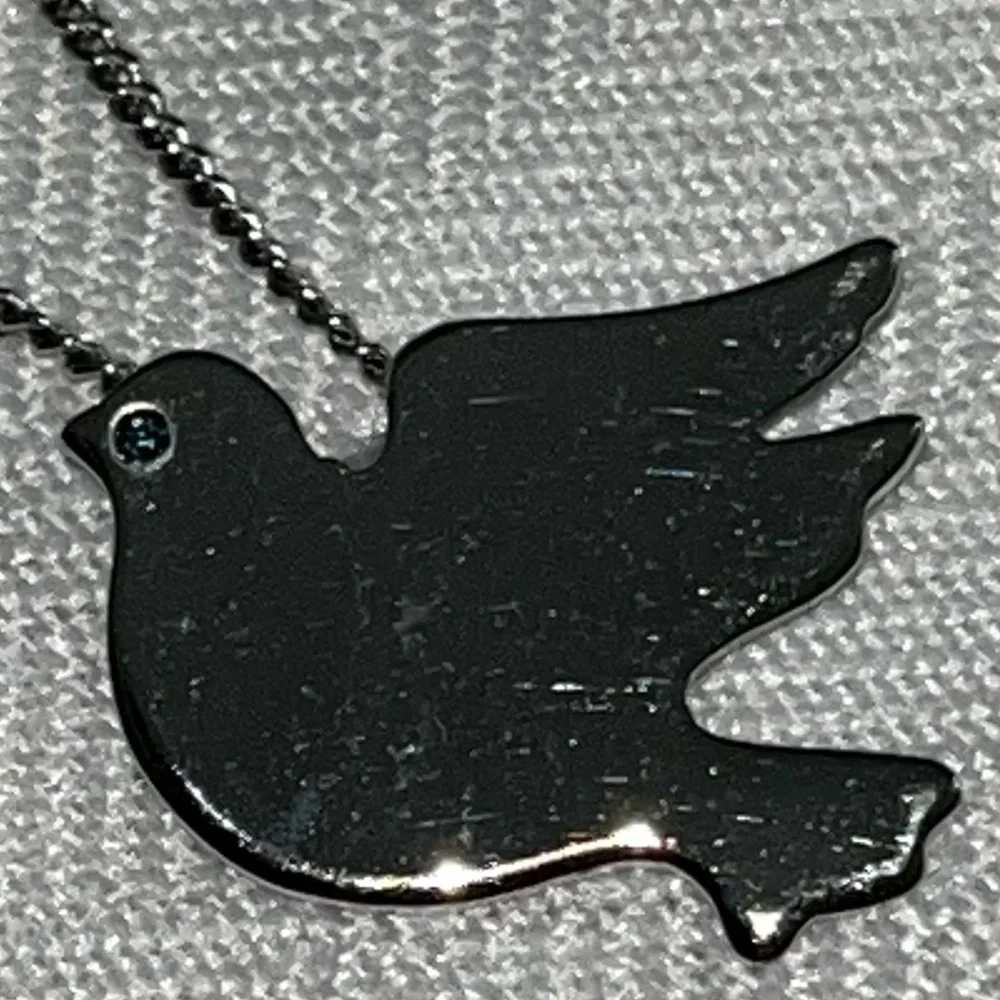 Vintage‎ Avon Silver Colored Dove Necklace